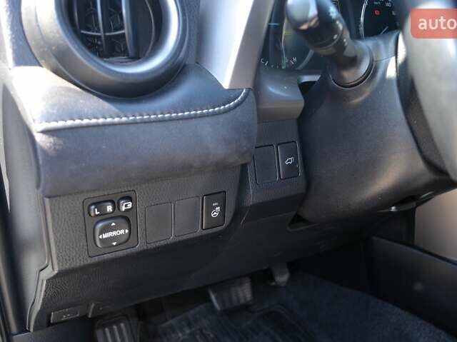Тойота РАВ 4 2017 в Виннице на Automoto.ua Белый Тойота РАВ 4, объемом двигателя 2.49 л и пробегом 198 тыс. км за 22987 $, фото 33 на Automoto.ua