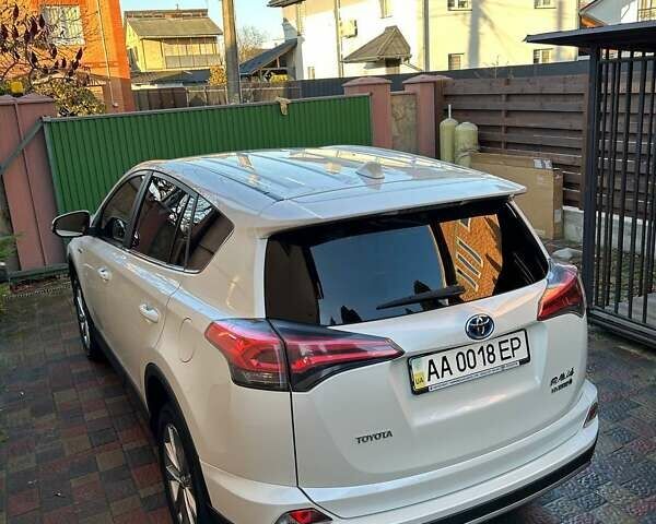 Белый Тойота РАВ 4, объемом двигателя 2.5 л и пробегом 108 тыс. км за 25300 $, фото 3 на Automoto.ua