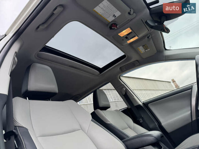 Білий Тойота РАВ 4, об'ємом двигуна 2.49 л та пробігом 96 тис. км за 22300 $, фото 25 на Automoto.ua