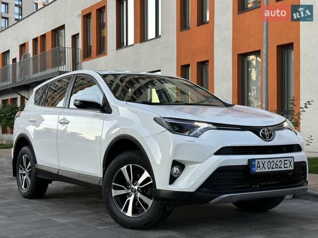 Білий Тойота РАВ 4, об'ємом двигуна 2 л та пробігом 93 тис. км за 21000 $, фото 7 на Automoto.ua