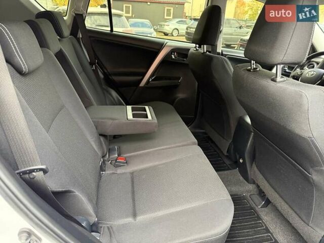 Білий Тойота РАВ 4, об'ємом двигуна 2.23 л та пробігом 192 тис. км за 20500 $, фото 55 на Automoto.ua