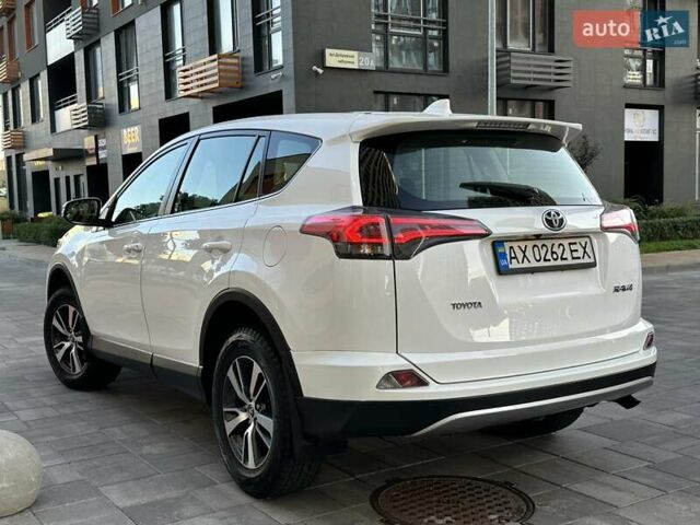 Білий Тойота РАВ 4, об'ємом двигуна 2 л та пробігом 93 тис. км за 21000 $, фото 27 на Automoto.ua
