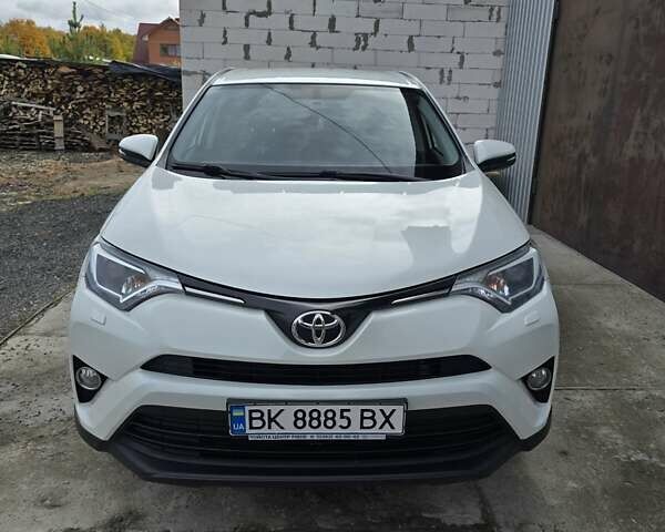 Білий Тойота РАВ 4, об'ємом двигуна 2 л та пробігом 80 тис. км за 22500 $, фото 1 на Automoto.ua