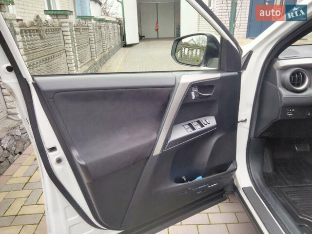 Белый Тойота РАВ 4, объемом двигателя 2.23 л и пробегом 63 тыс. км за 25200 $, фото 15 на Automoto.ua