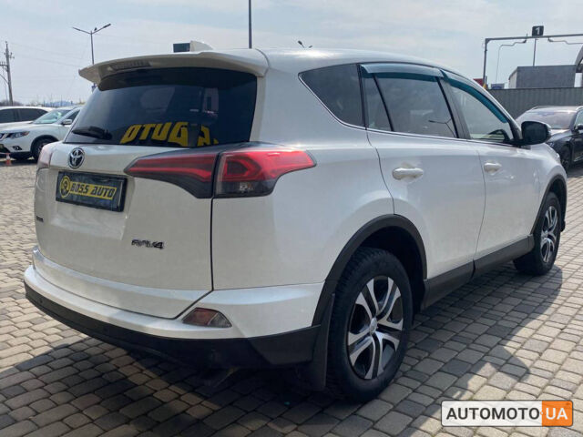 Белый Тойота РАВ 4, объемом двигателя 2 л и пробегом 171 тыс. км за 20300 $, фото 6 на Automoto.ua