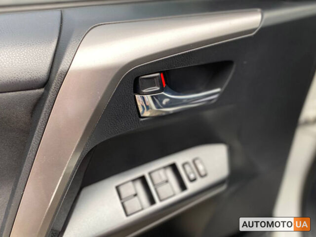 Білий Тойота РАВ 4, об'ємом двигуна 2.2 л та пробігом 288 тис. км за 22900 $, фото 9 на Automoto.ua