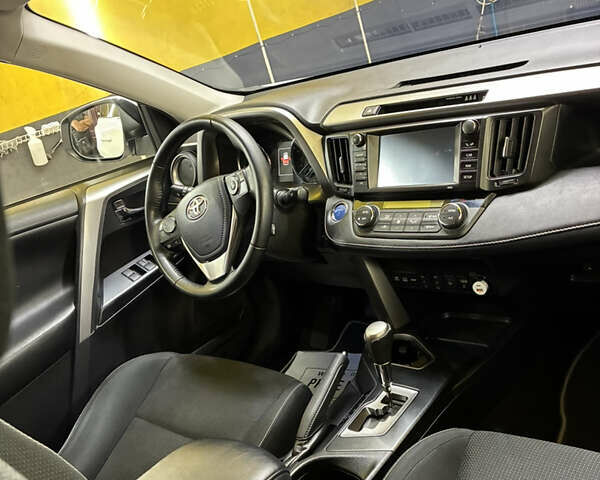 Белый Тойота РАВ 4, объемом двигателя 2.49 л и пробегом 160 тыс. км за 23000 $, фото 17 на Automoto.ua