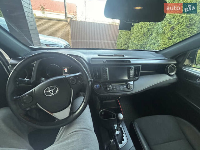 Білий Тойота РАВ 4, об'ємом двигуна 2.49 л та пробігом 146 тис. км за 24000 $, фото 9 на Automoto.ua