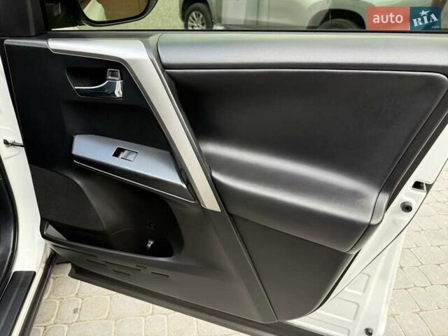 Білий Тойота РАВ 4, об'ємом двигуна 2.23 л та пробігом 192 тис. км за 20500 $, фото 56 на Automoto.ua