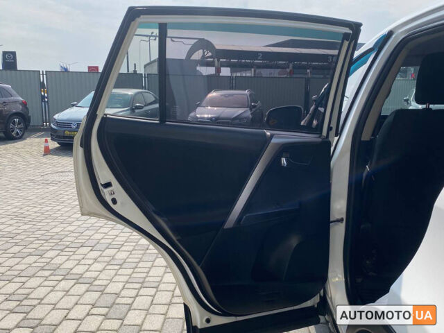 Белый Тойота РАВ 4, объемом двигателя 2 л и пробегом 171 тыс. км за 20300 $, фото 20 на Automoto.ua