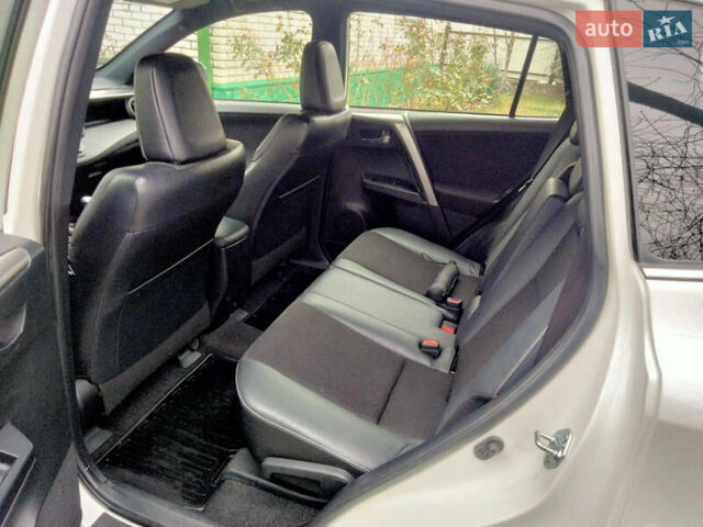 Белый Тойота РАВ 4, объемом двигателя 2.23 л и пробегом 63 тыс. км за 25200 $, фото 14 на Automoto.ua