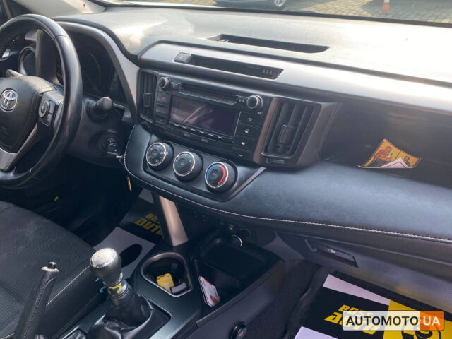 Белый Тойота РАВ 4, объемом двигателя 2 л и пробегом 171 тыс. км за 20300 $, фото 15 на Automoto.ua