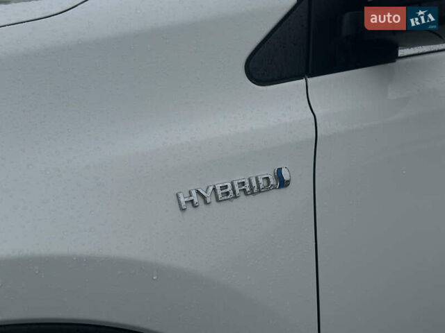 Тойота РАВ 4 2017 в Львове на Automoto.ua Белый Тойота РАВ 4, объемом двигателя 2.49 л и пробегом 187 тыс. км за 22990 $, фото 12 на Automoto.ua