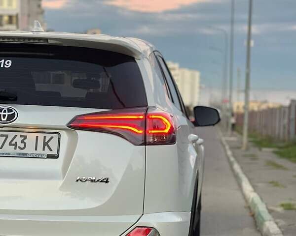 Белый Тойота РАВ 4, объемом двигателя 1.99 л и пробегом 111 тыс. км за 19999 $, фото 42 на Automoto.ua