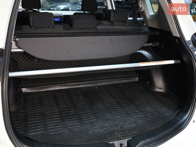 Білий Тойота РАВ 4, об'ємом двигуна 2.49 л та пробігом 72 тис. км за 24000 $, фото 30 на Automoto.ua