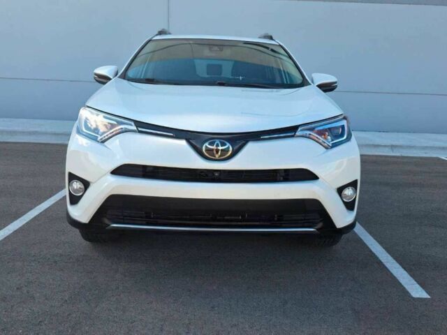 Белый Тойота РАВ 4, объемом двигателя 2.5 л и пробегом 64 тыс. км за 4500 $, фото 1 на Automoto.ua