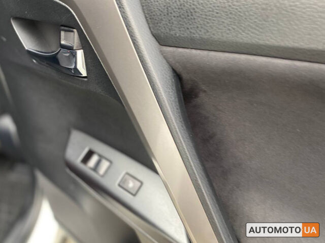 Білий Тойота РАВ 4, об'ємом двигуна 2.2 л та пробігом 288 тис. км за 22900 $, фото 25 на Automoto.ua