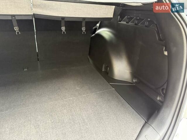 Білий Тойота РАВ 4, об'ємом двигуна 2.23 л та пробігом 192 тис. км за 20500 $, фото 49 на Automoto.ua