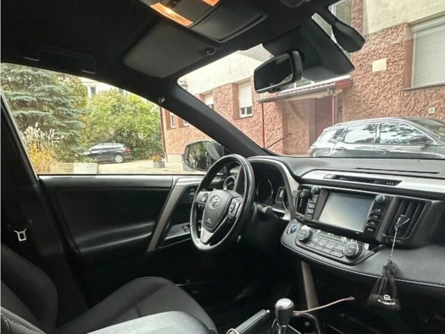 Тойота РАВ 4 2017 в Киеве на Automoto.ua Белый Тойота РАВ 4, объемом двигателя 2 л и пробегом 116 тыс. км за 8000 $, фото 8 на Automoto.ua