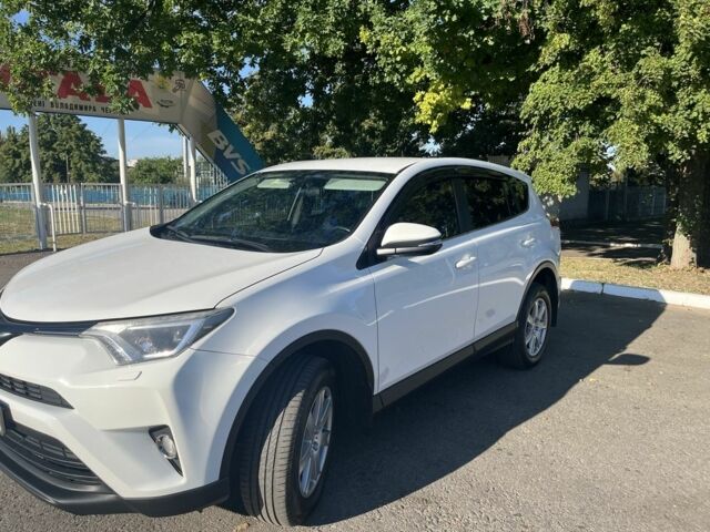 Белый Тойота РАВ 4, объемом двигателя 2.2 л и пробегом 144 тыс. км за 24000 $, фото 1 на Automoto.ua