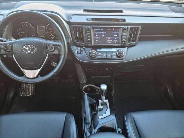 Белый Тойота РАВ 4, объемом двигателя 2.5 л и пробегом 64 тыс. км за 4500 $, фото 8 на Automoto.ua