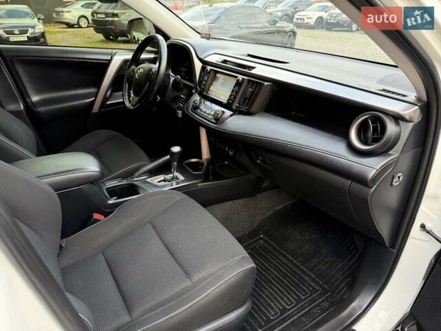 Білий Тойота РАВ 4, об'ємом двигуна 2.23 л та пробігом 192 тис. км за 20500 $, фото 57 на Automoto.ua