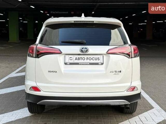 Белый Тойота РАВ 4, объемом двигателя 1.99 л и пробегом 151 тыс. км за 19990 $, фото 5 на Automoto.ua