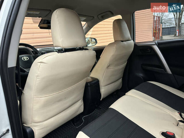 Белый Тойота РАВ 4, объемом двигателя 2.5 л и пробегом 183 тыс. км за 15490 $, фото 33 на Automoto.ua