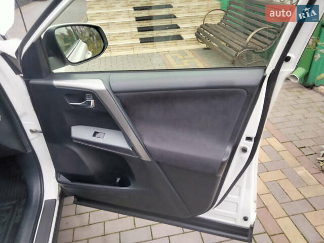 Белый Тойота РАВ 4, объемом двигателя 2.23 л и пробегом 63 тыс. км за 25200 $, фото 22 на Automoto.ua