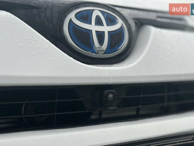 Тойота РАВ 4 2017 в Львове на Automoto.ua Белый Тойота РАВ 4, объемом двигателя 2.49 л и пробегом 187 тыс. км за 22990 $, фото 11 на Automoto.ua