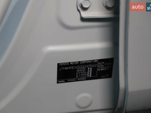 Білий Тойота РАВ 4, об'ємом двигуна 2.49 л та пробігом 72 тис. км за 24000 $, фото 18 на Automoto.ua