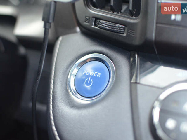 Тойота РАВ 4 2017 в Львове на Automoto.ua Белый Тойота РАВ 4, объемом двигателя 2.49 л и пробегом 187 тыс. км за 22990 $, фото 33 на Automoto.ua