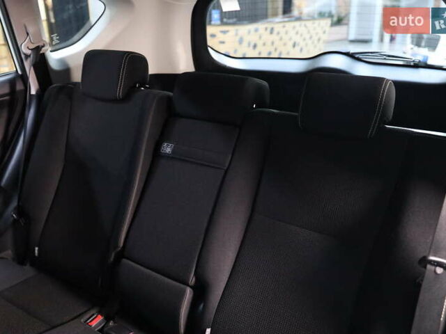 Білий Тойота РАВ 4, об'ємом двигуна 2.49 л та пробігом 72 тис. км за 24000 $, фото 29 на Automoto.ua