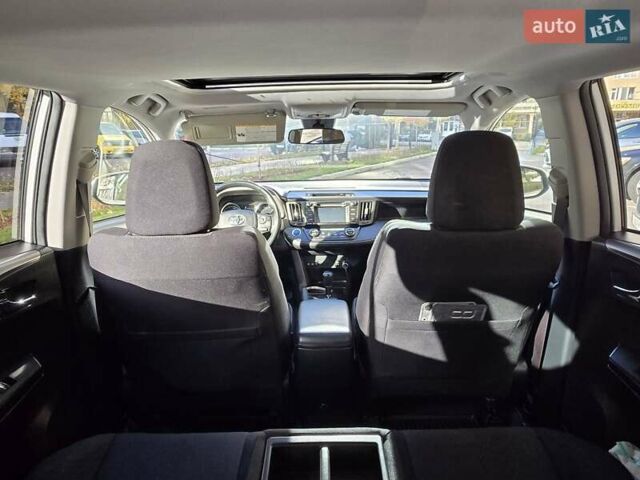 Тойота РАВ 4 2017 в Киеве на Automoto.ua Белый Тойота РАВ 4, объемом двигателя 2.49 л и пробегом 95 тыс. км за 21500 $, фото 24 на Automoto.ua