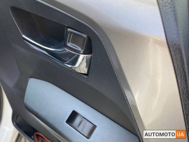 Белый Тойота РАВ 4, объемом двигателя 2 л и пробегом 171 тыс. км за 20300 $, фото 18 на Automoto.ua