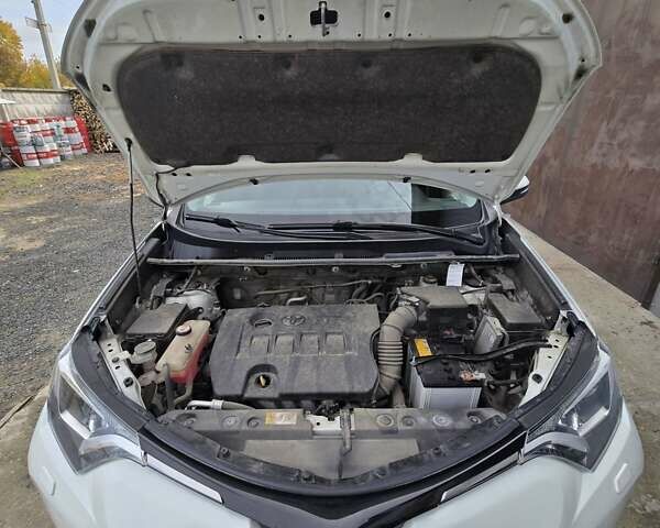 Білий Тойота РАВ 4, об'ємом двигуна 2 л та пробігом 80 тис. км за 22500 $, фото 8 на Automoto.ua