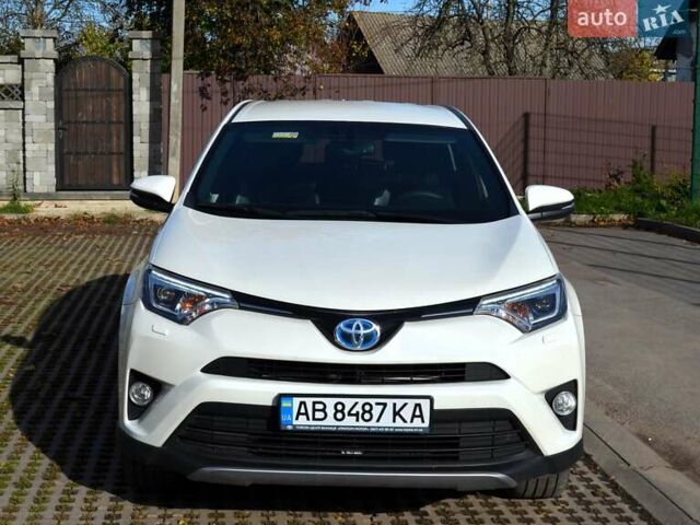 Тойота РАВ 4 2017 в Виннице на Automoto.ua Белый Тойота РАВ 4, объемом двигателя 2.49 л и пробегом 198 тыс. км за 22987 $, фото 12 на Automoto.ua
