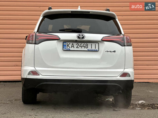Белый Тойота РАВ 4, объемом двигателя 2.5 л и пробегом 183 тыс. км за 15490 $, фото 15 на Automoto.ua