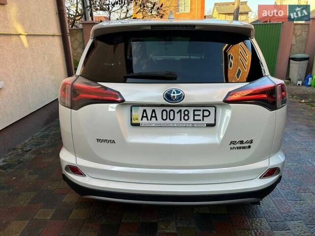 Белый Тойота РАВ 4, объемом двигателя 2.5 л и пробегом 108 тыс. км за 25300 $, фото 4 на Automoto.ua