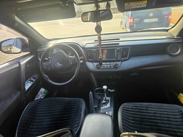 Білий Тойота РАВ 4, об'ємом двигуна 2.2 л та пробігом 290 тис. км за 521 $, фото 3 на Automoto.ua