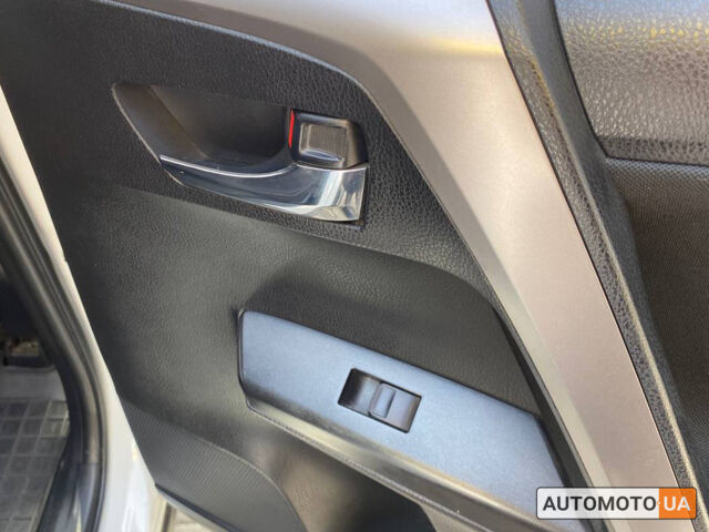 Белый Тойота РАВ 4, объемом двигателя 2 л и пробегом 171 тыс. км за 20300 $, фото 26 на Automoto.ua