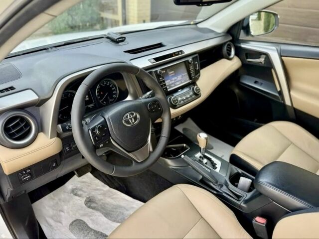 Белый Тойота РАВ 4, объемом двигателя 2.5 л и пробегом 80 тыс. км за 16000 $, фото 7 на Automoto.ua