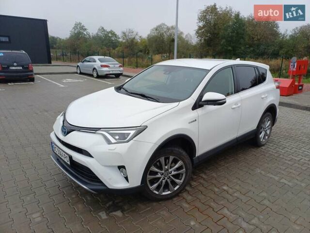 Тойота РАВ 4 2017 в Стрые на Automoto.ua Белый Тойота РАВ 4, объемом двигателя 2.49 л и пробегом 143 тыс. км за 23500 $, фото 1 на Automoto.ua