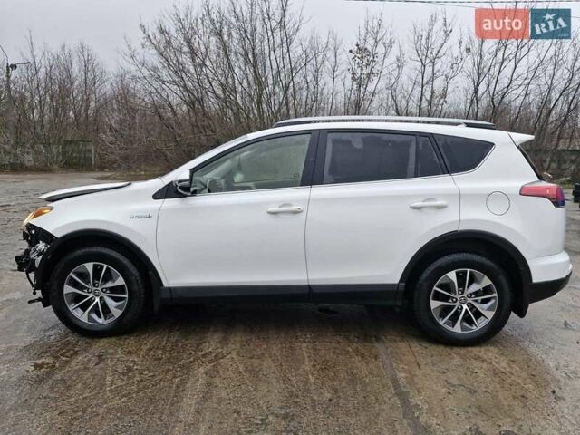 Білий Тойота РАВ 4, об'ємом двигуна 2.5 л та пробігом 126 тис. км за 15799 $, фото 1 на Automoto.ua