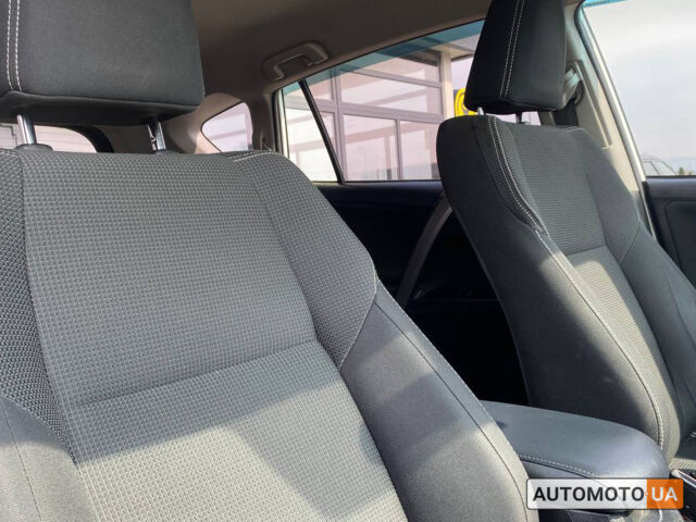 Белый Тойота РАВ 4, объемом двигателя 2 л и пробегом 171 тыс. км за 20300 $, фото 17 на Automoto.ua