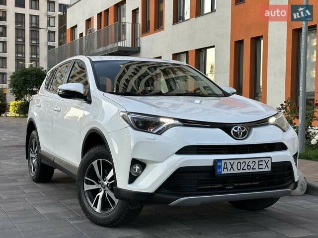 Білий Тойота РАВ 4, об'ємом двигуна 2 л та пробігом 93 тис. км за 21000 $, фото 8 на Automoto.ua