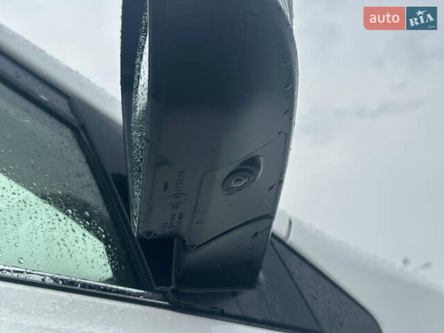 Тойота РАВ 4 2017 в Львове на Automoto.ua Белый Тойота РАВ 4, объемом двигателя 2.49 л и пробегом 187 тыс. км за 22990 $, фото 13 на Automoto.ua