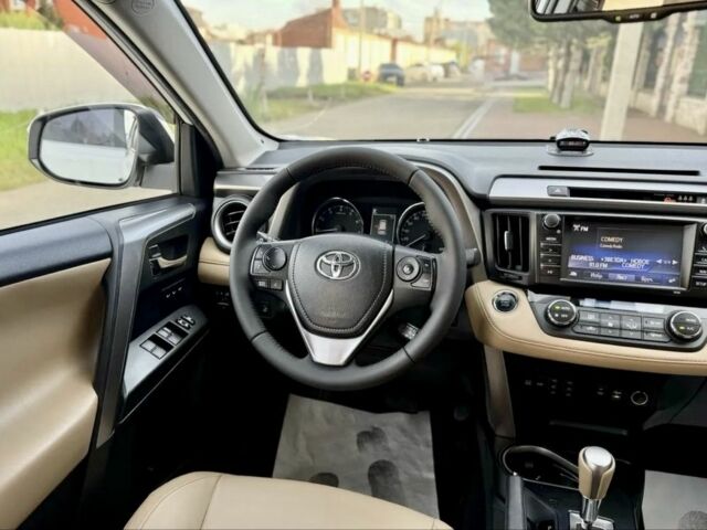 Белый Тойота РАВ 4, объемом двигателя 2.5 л и пробегом 80 тыс. км за 16000 $, фото 11 на Automoto.ua