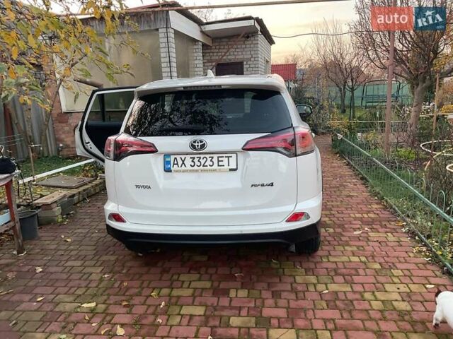 Белый Тойота РАВ 4, объемом двигателя 1.99 л и пробегом 138 тыс. км за 18500 $, фото 10 на Automoto.ua