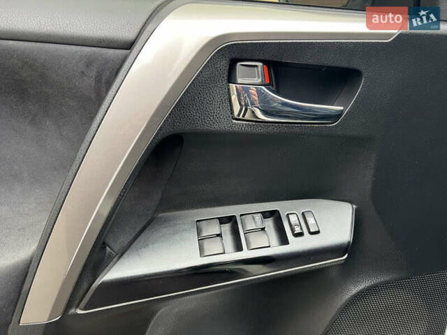 Белый Тойота РАВ 4, объемом двигателя 2.49 л и пробегом 199 тыс. км за 22999 $, фото 29 на Automoto.ua